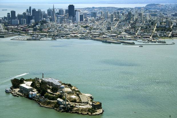 Alcatraz-ISland-Prison-From-San-Francisco.jpg