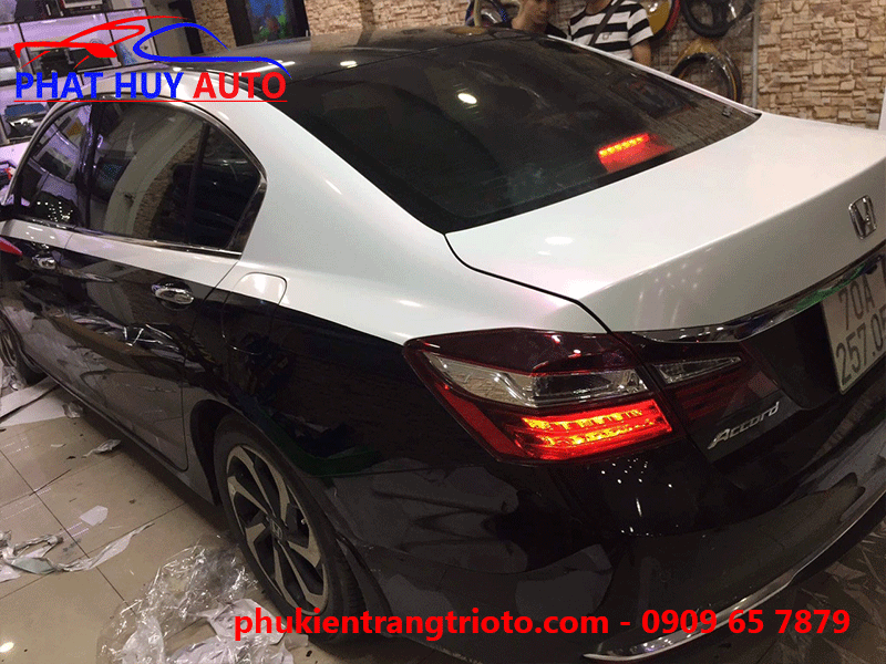 dan-decal-doi-mau-xe-honda-accord-kieu-maybach-3.gif