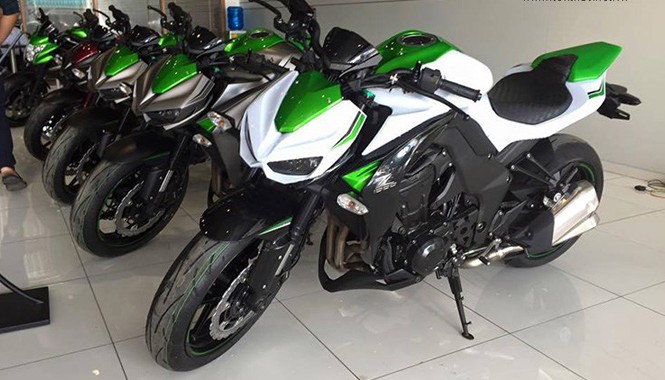 dap_thung_kawasaki_z1000_2016_trang_dau_tien_ve_viet_nam_vvus.jpg