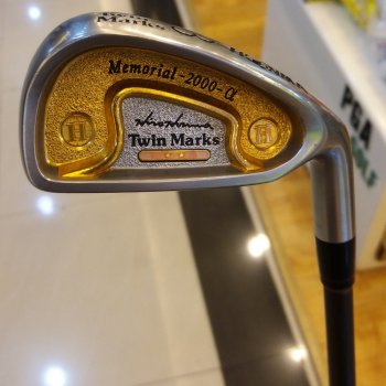 Gay-golf-iron-honma-2sao-twinmarks-gold-cu (8).jpg