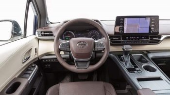 Toyota-Sienna-Platinum-Hybrid-2021 (10b).jpg