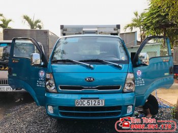 xe tải kia k250 chở gà vịt con.jpg