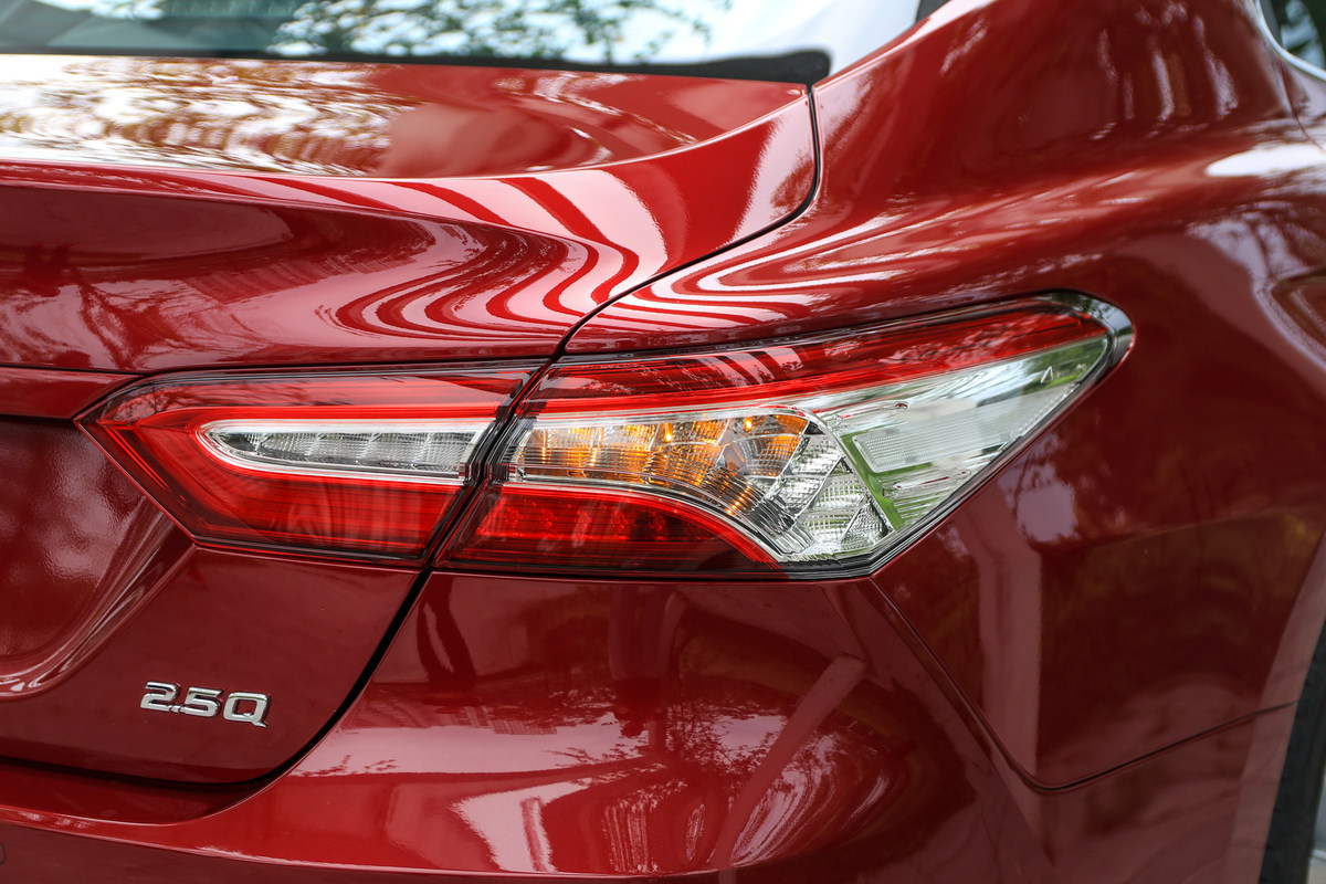 Toyota-Camry-2019_12.jpg