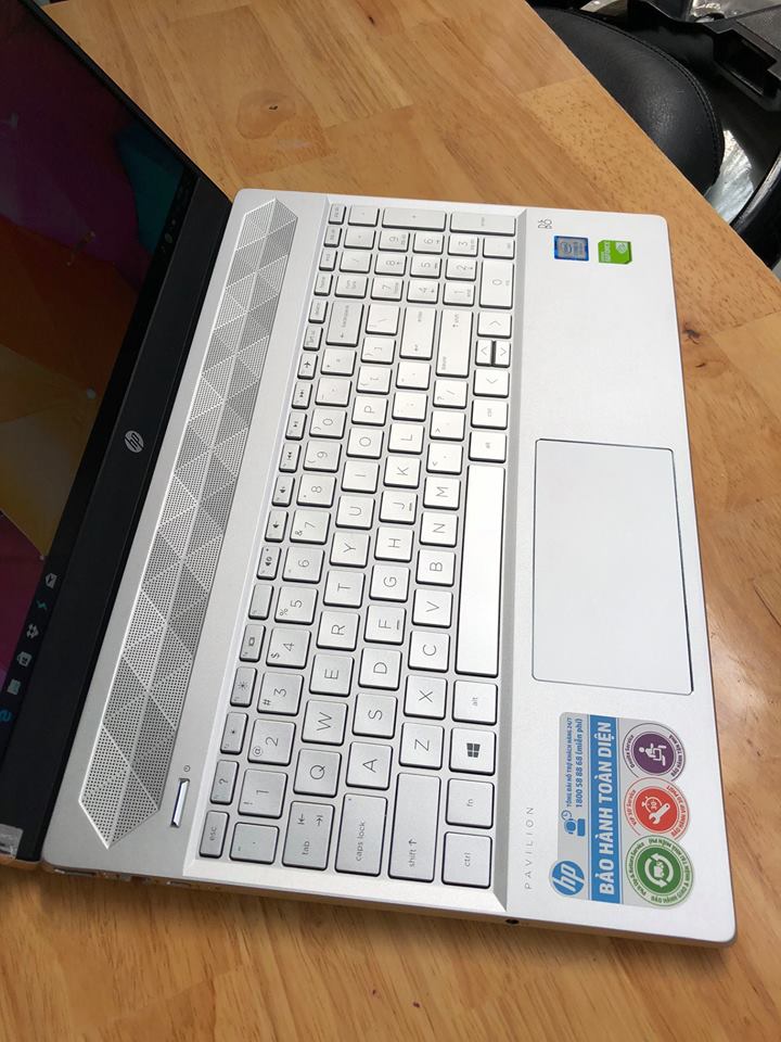 HP-15-i5-8250u-5.jpg