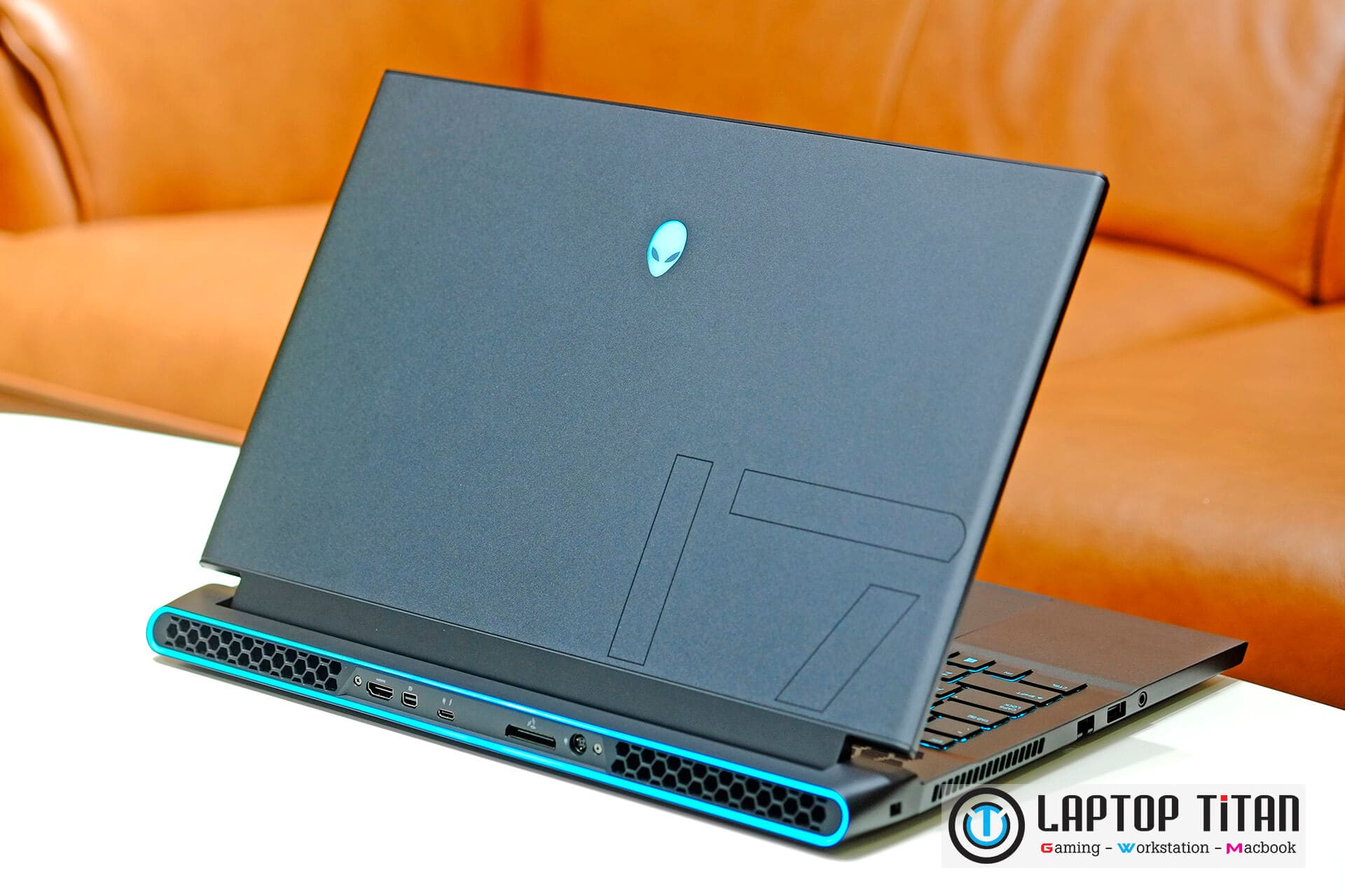 Dell-Alienware-M17-R4-LaptopTitan-09.jpg