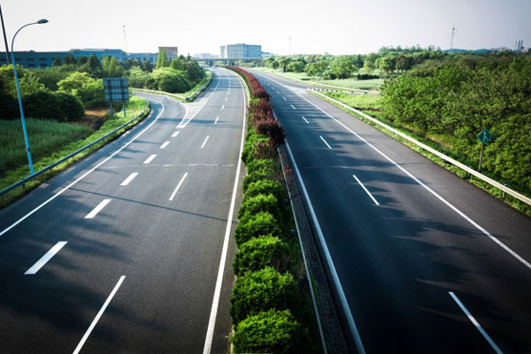 ben-luc-long-thanh-expressway.jpg