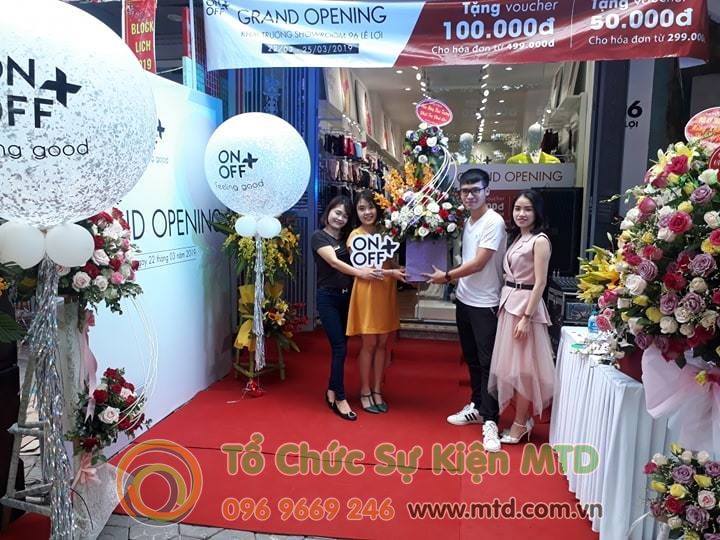 khai-truong-showroom-onoff-3.jpg