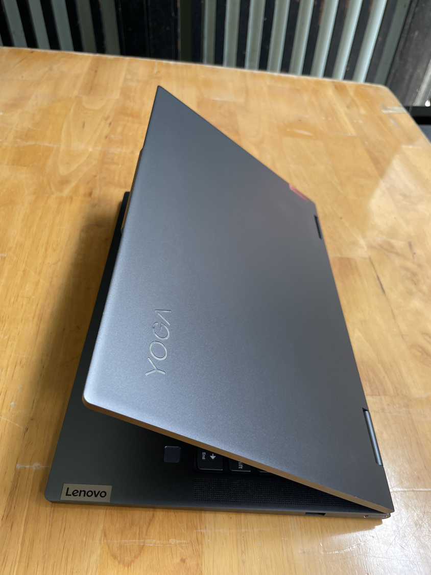 Lenovo-Yoga-7i-core-i7-1.png