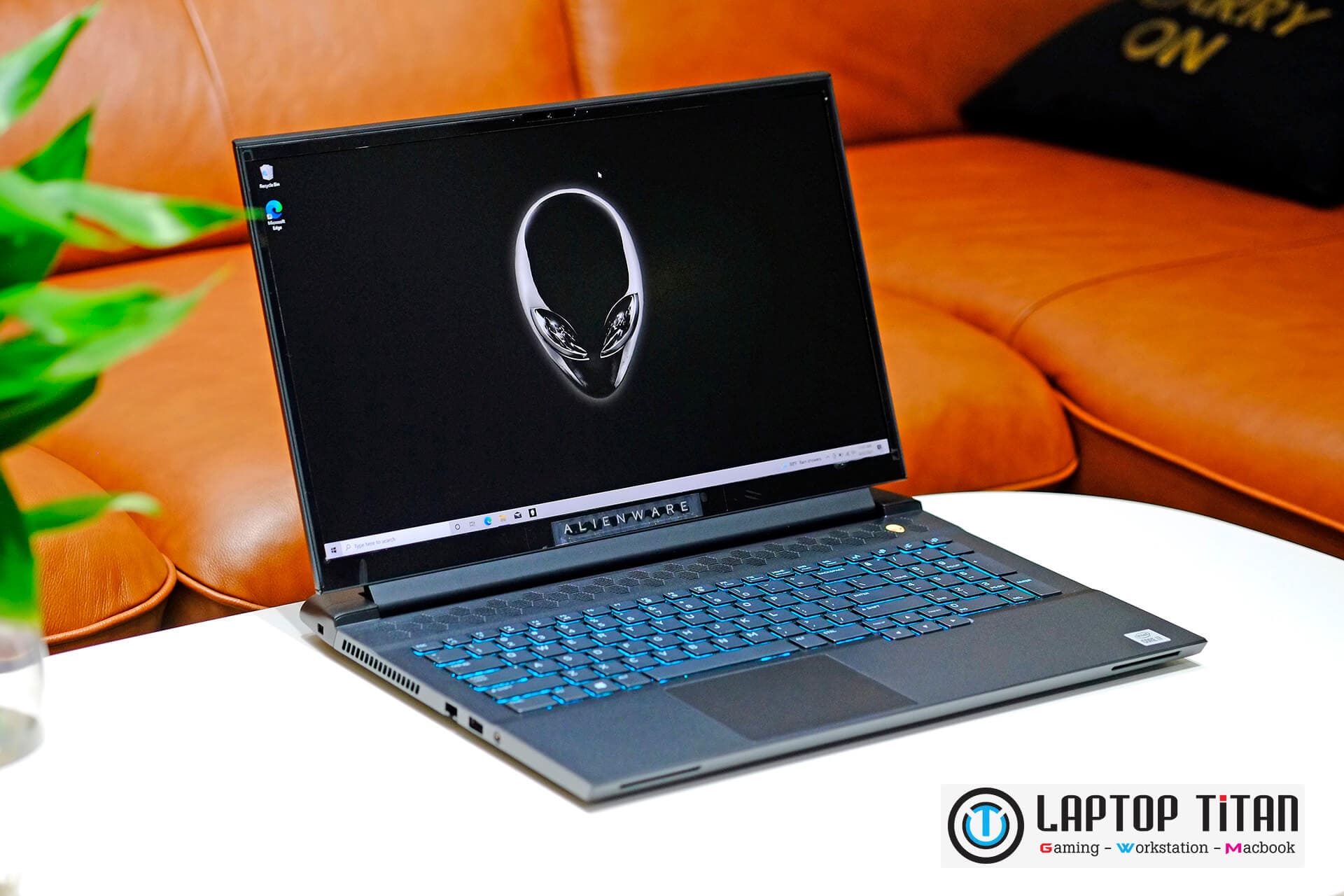 Dell-Alienware-M17-R4-LaptopTitan-07.jpg