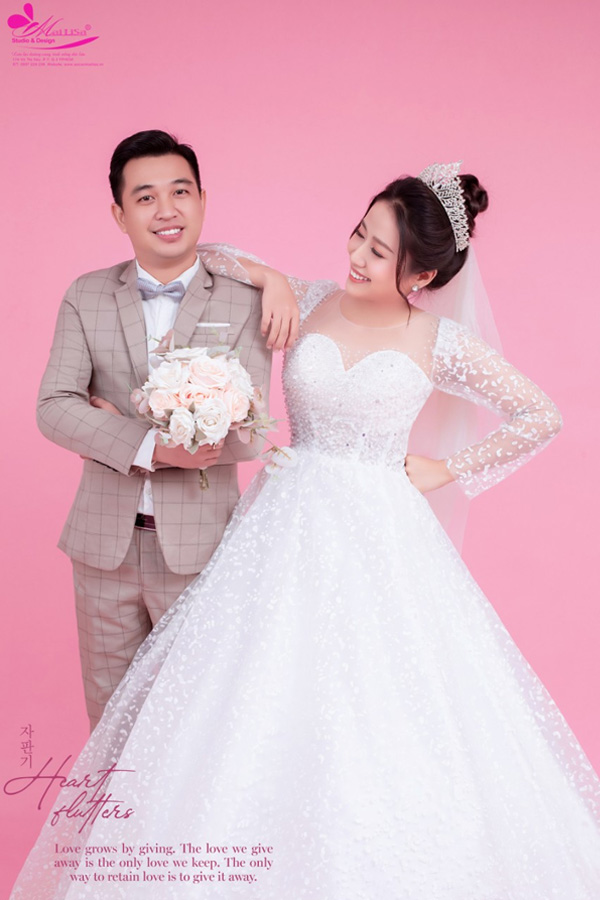 chup anh cuoi trong studio