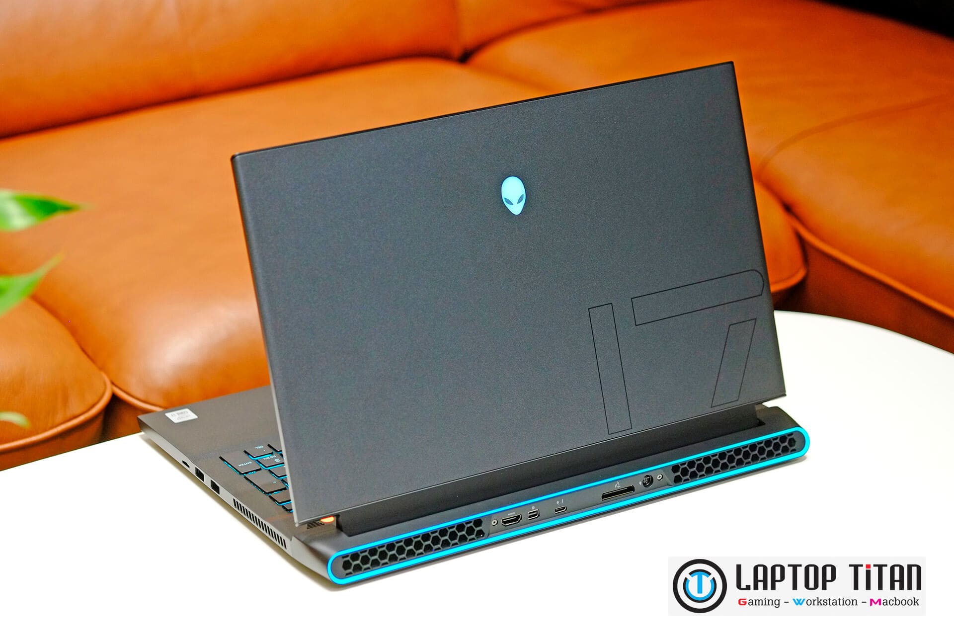 Dell-Alienware-M17-R4-LaptopTitan-08.jpg