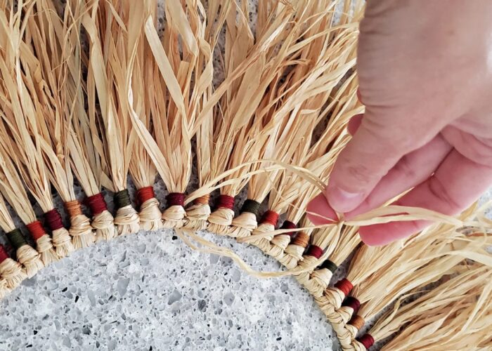 How to make raffia wall hanging