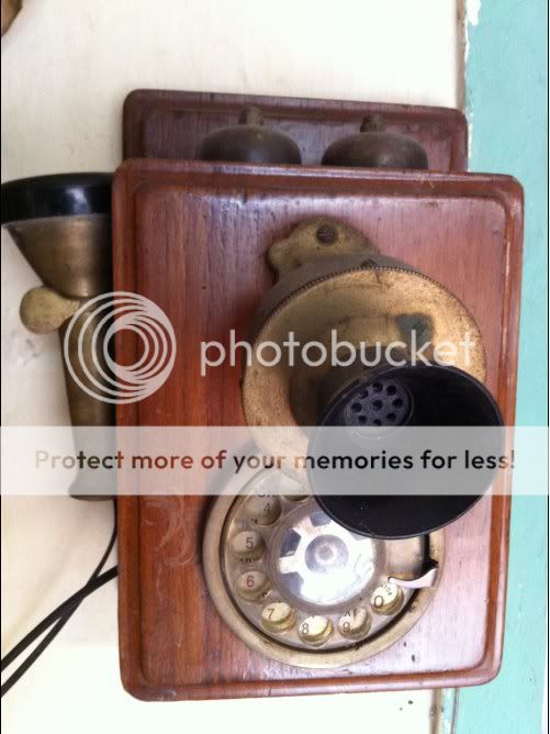 OldTelephone2.jpg