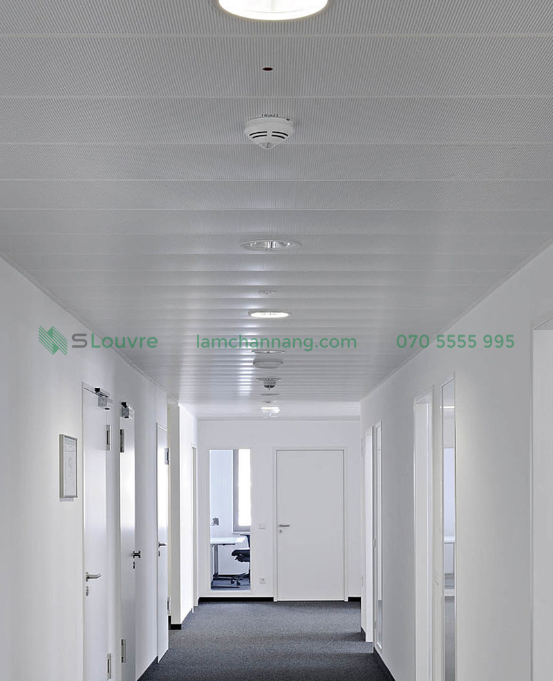 tran-nhom-c-shaped-aluminium-ceiling-4.jpg