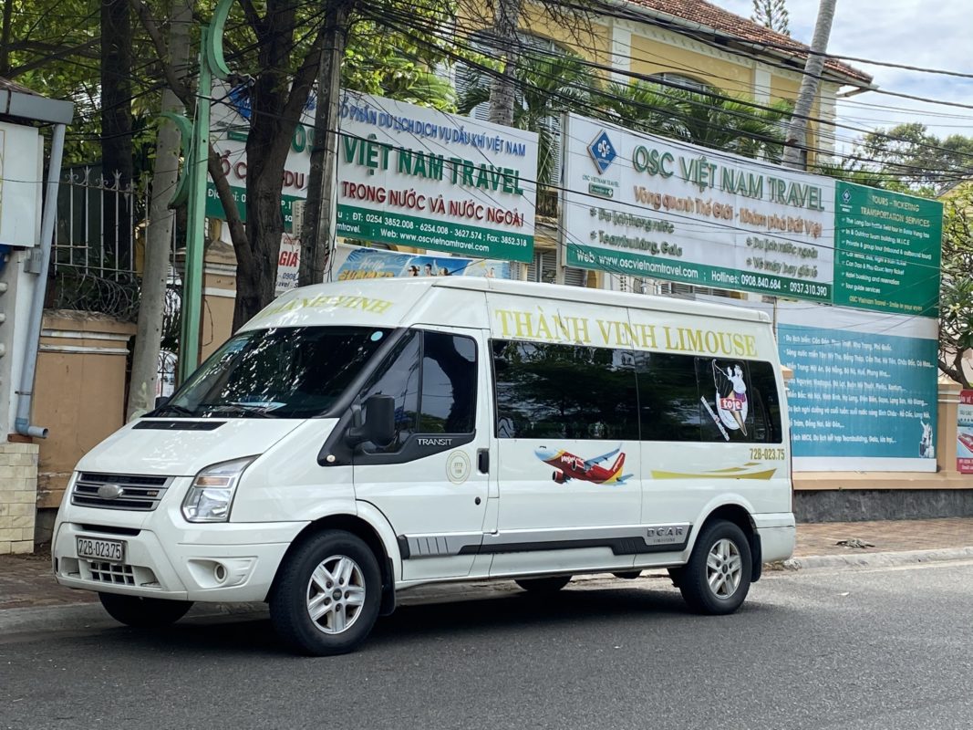 Xe-Thanh-Vinh-Limousine-Vung-Tau-1067x800.jpg