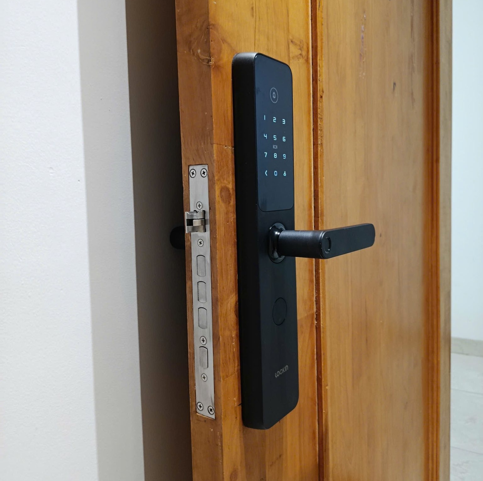 Khóa cửa thông minh Lockin X9 - Ảnh 2